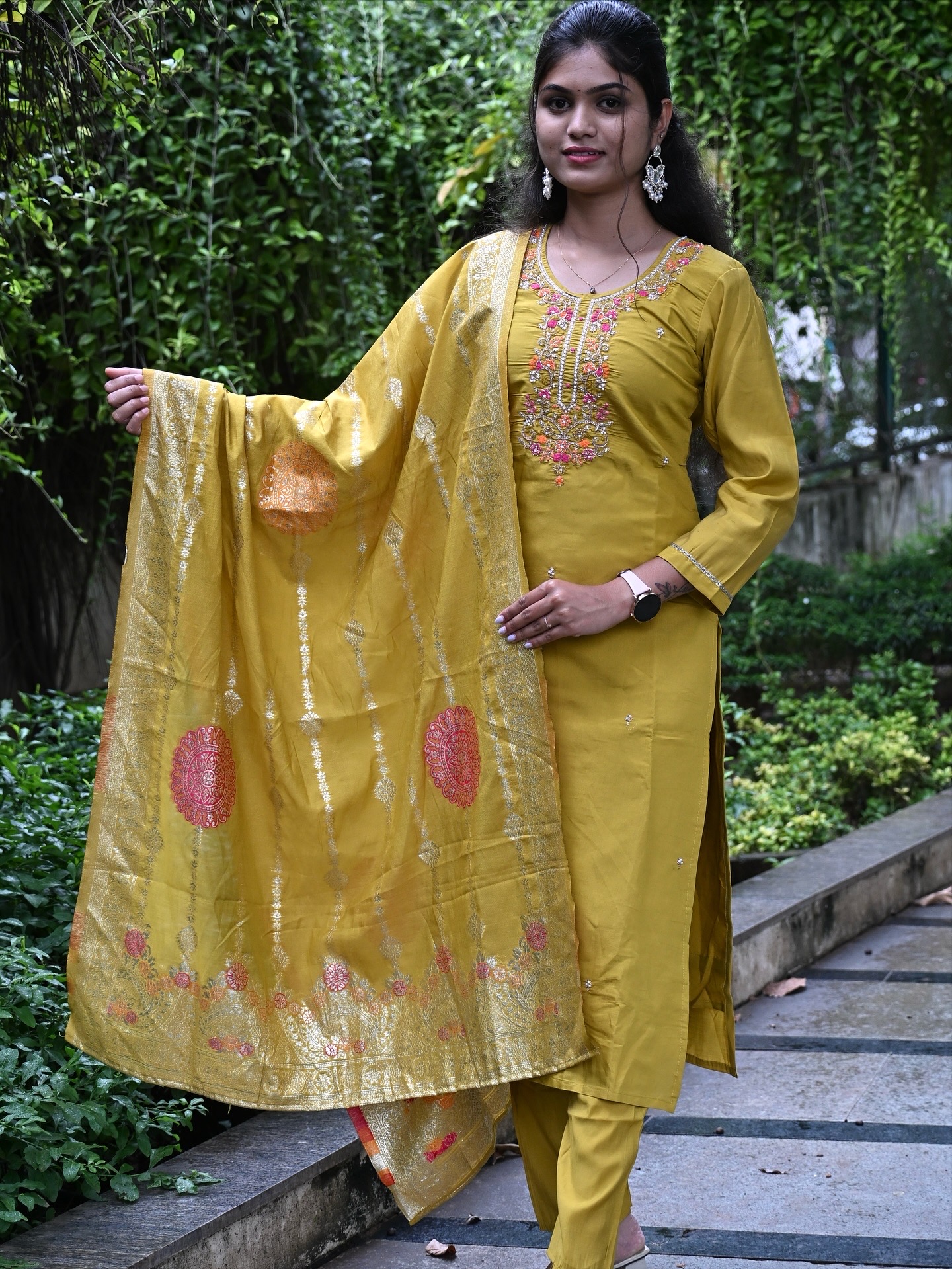 Premium Suit Banarasi Dupatta - Parrot Green